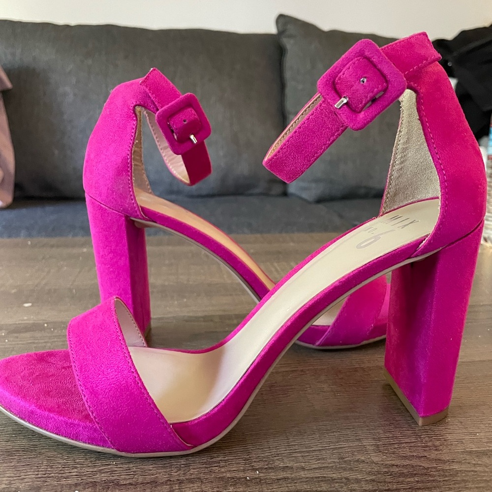 Mix No. 6 Hot Pink suede heels size 8